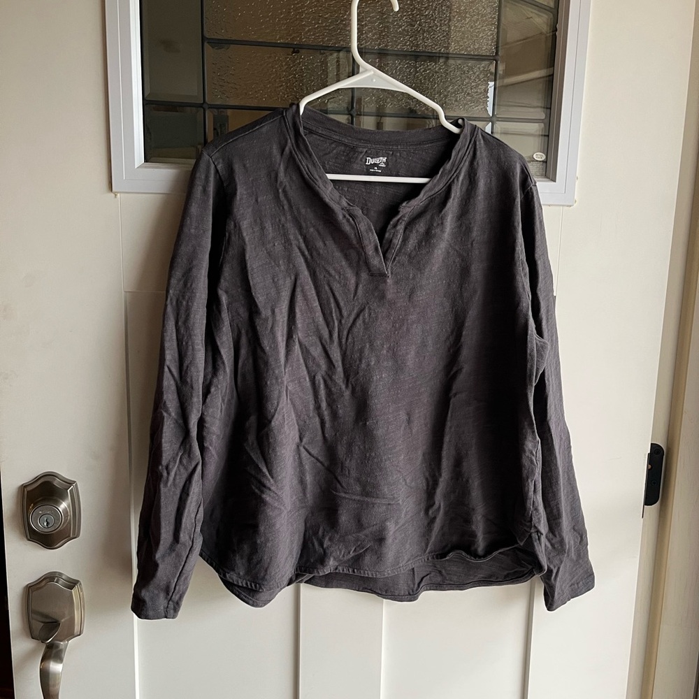 DULUTH dark gray long sleeve v neck top